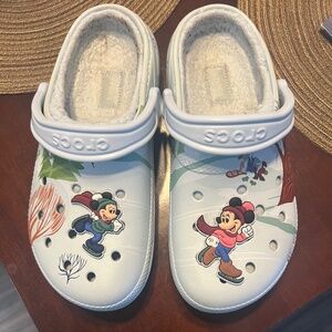 Disney Holiday Crocs 8 Woman / Baby Blue